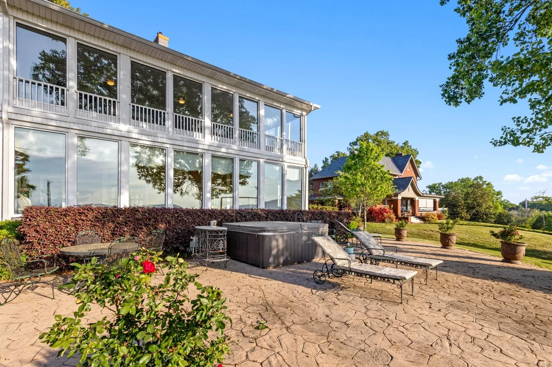 Photo of 46 N Crest Road