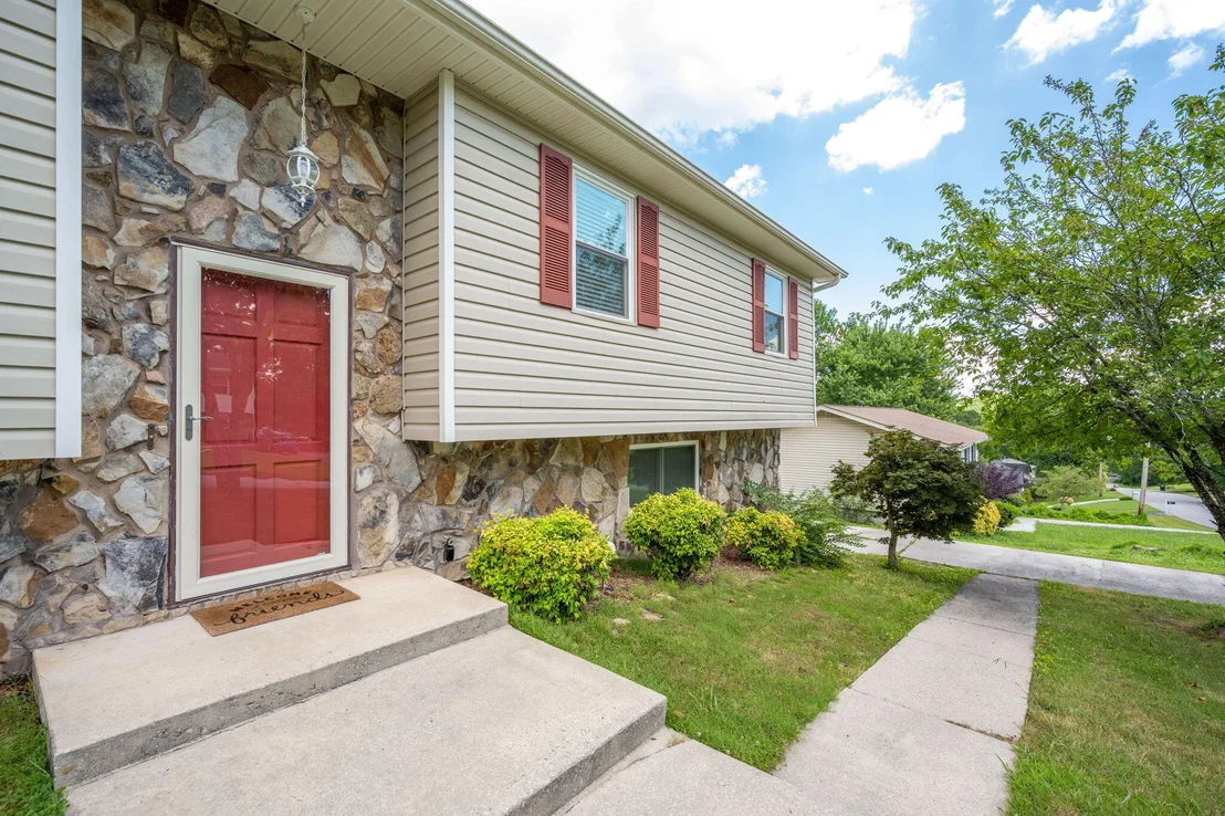 Photo of 1107 Copperwood Drive