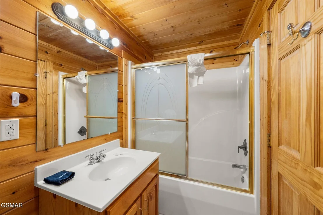 Photo of 2305 Rand Road