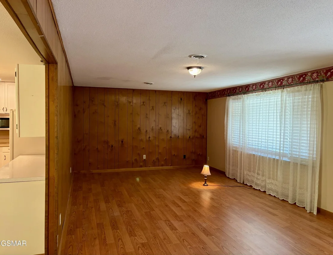 Photo of 827 Murphy Road