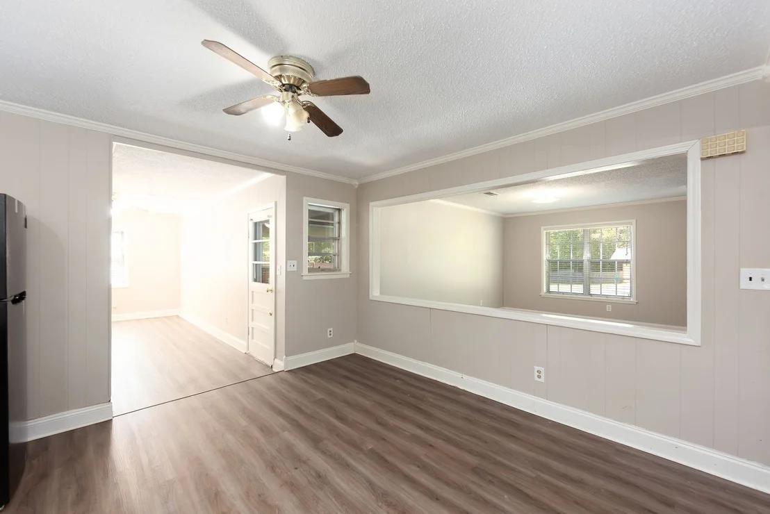 Photo of 566 Pearson Dr