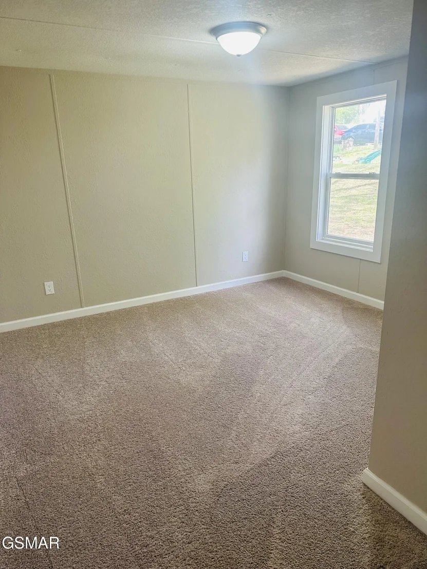 Photo of 971 Lee Road