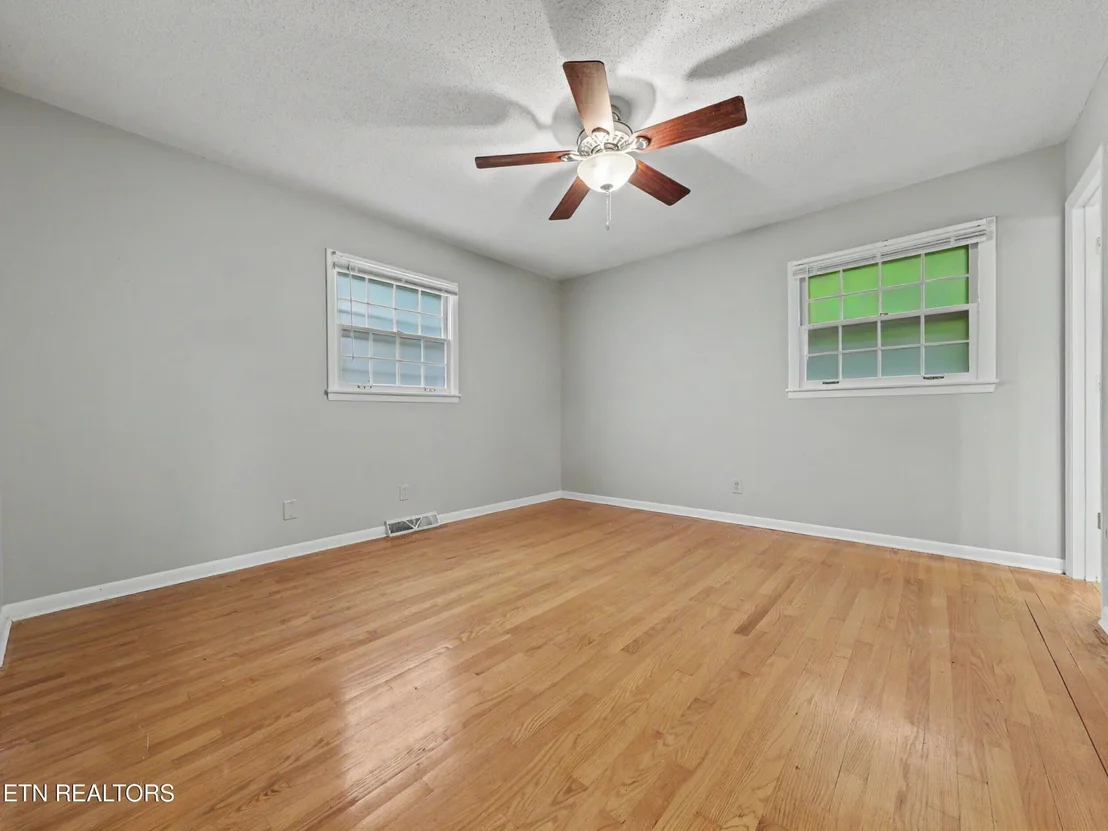 Photo of 7624 Berkshire Blvd
