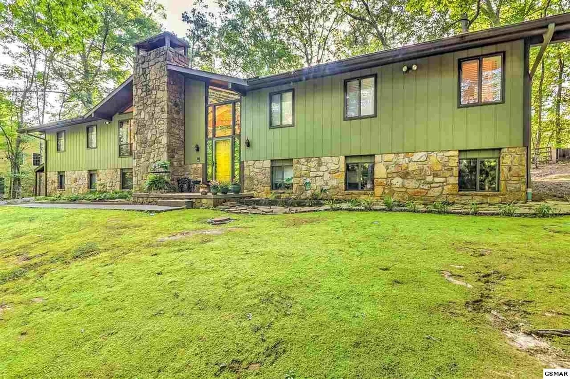 Photo of 1646 White Oak Drive