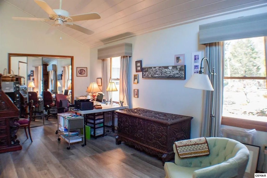 Photo of 1870 RIDGECREST Drive
