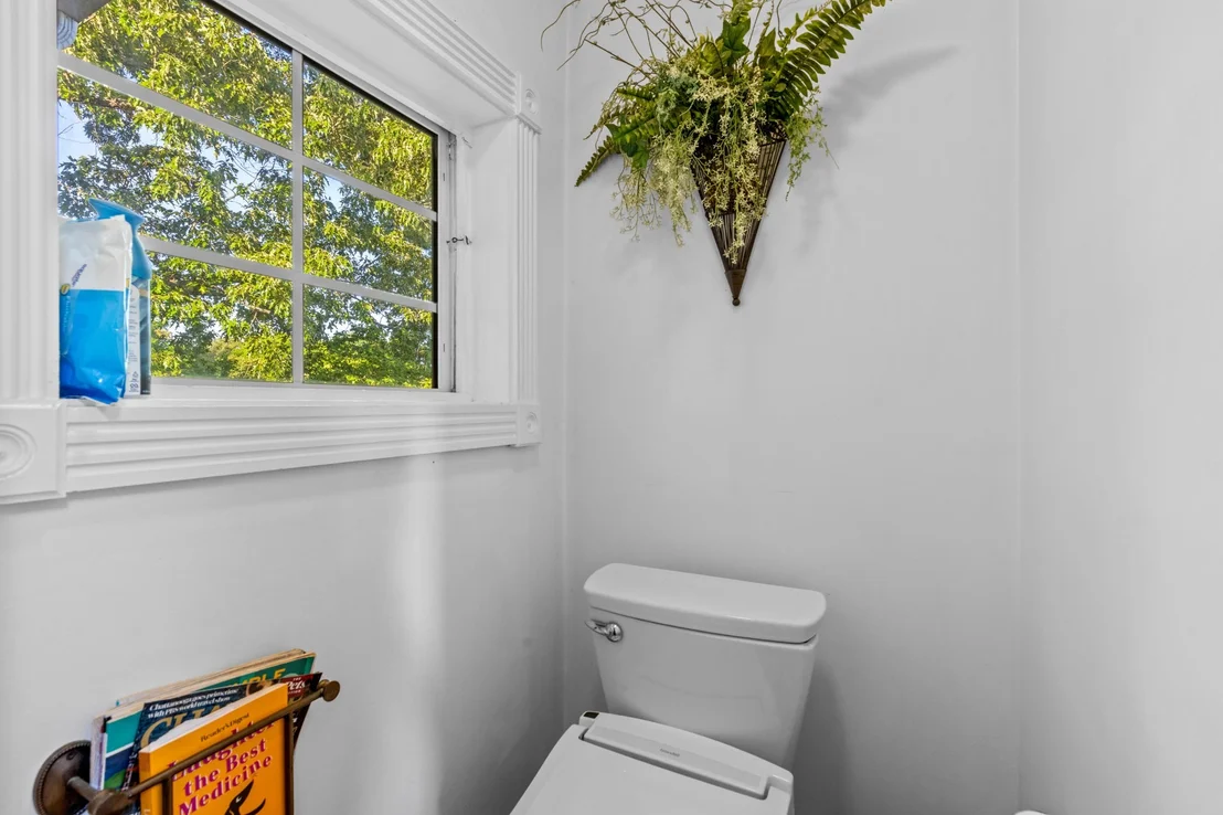 Photo of 46 N Crest Road