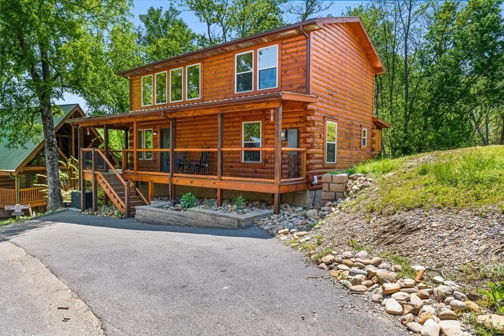 Photo of 220 Alpine Mountain Way
