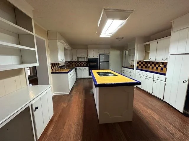 Photo of 70 RIVERSIDE DR