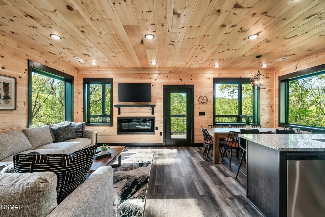 Photo of 2320 Headrick Lead