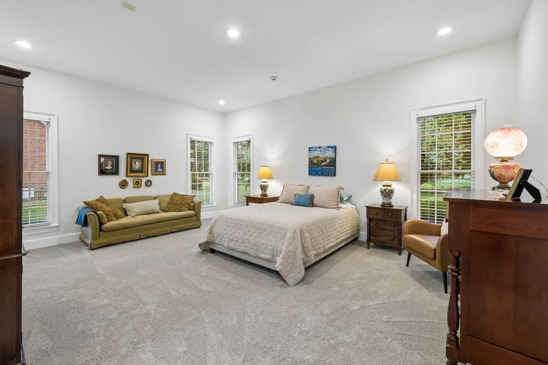 Photo of 108 Ewing Dr