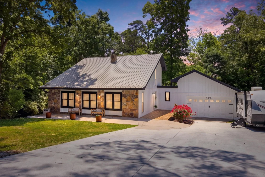 Photo of 9204 Pine Ridge Road