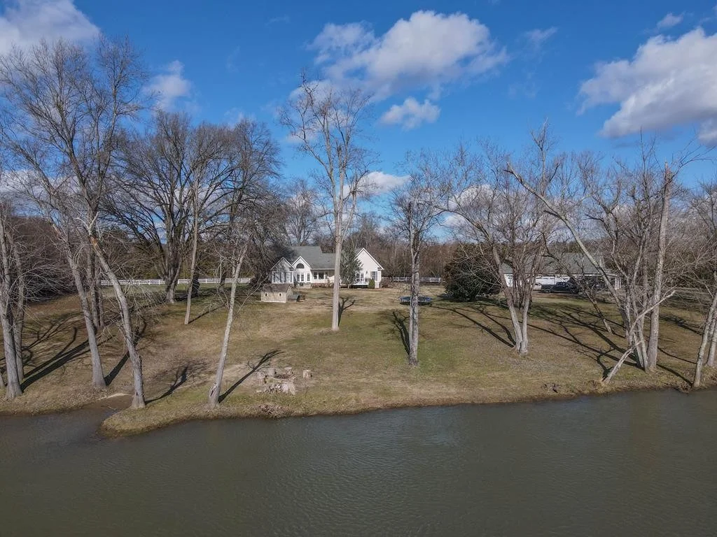 Photo of 2970 Deep River Road