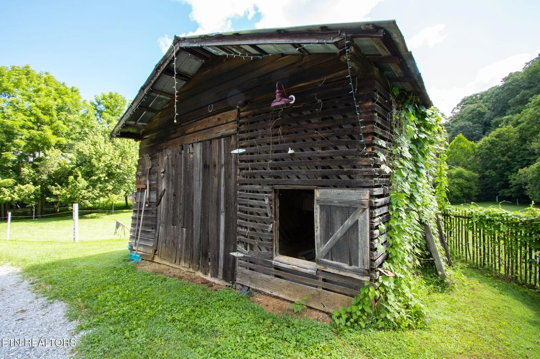 Photo of 3000 Upper Caney Valley Rd