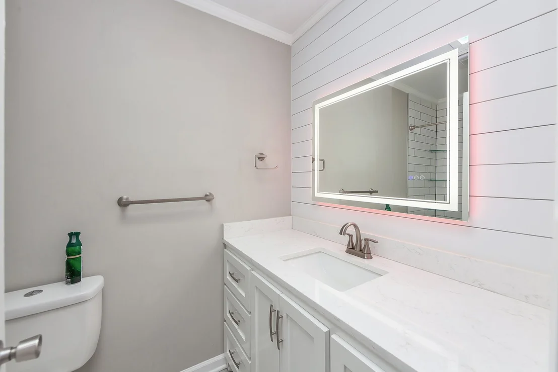 Photo of 596 Russell Rd