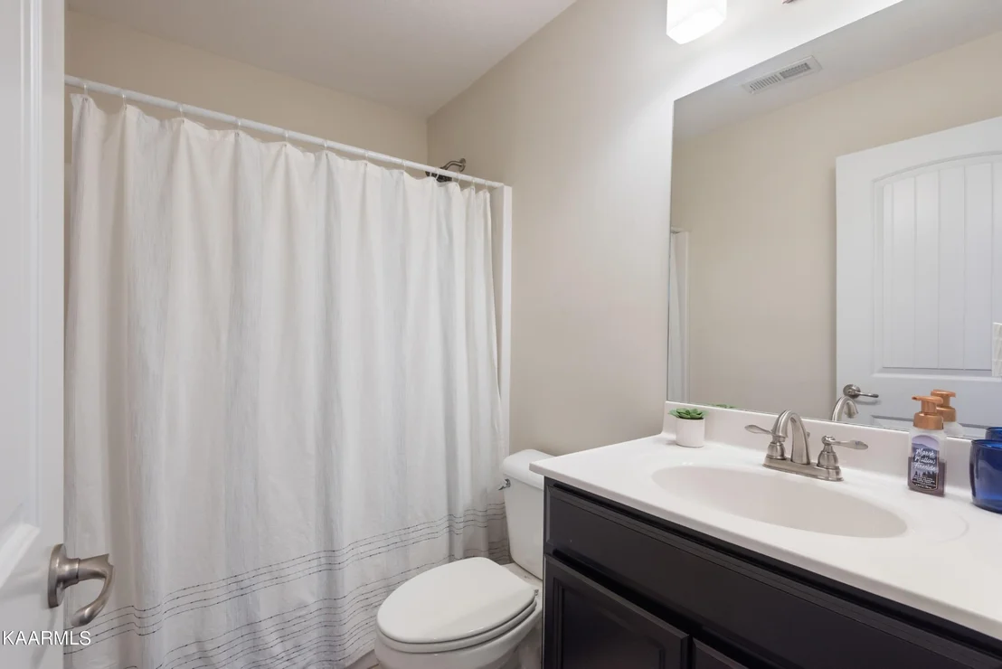 Photo of 7228 Thornbrook Lane