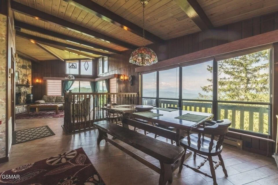 Photo of 1020 Clingmans View