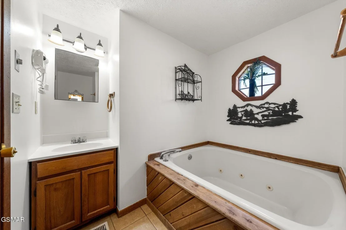 Photo of 2124 Windy Lane