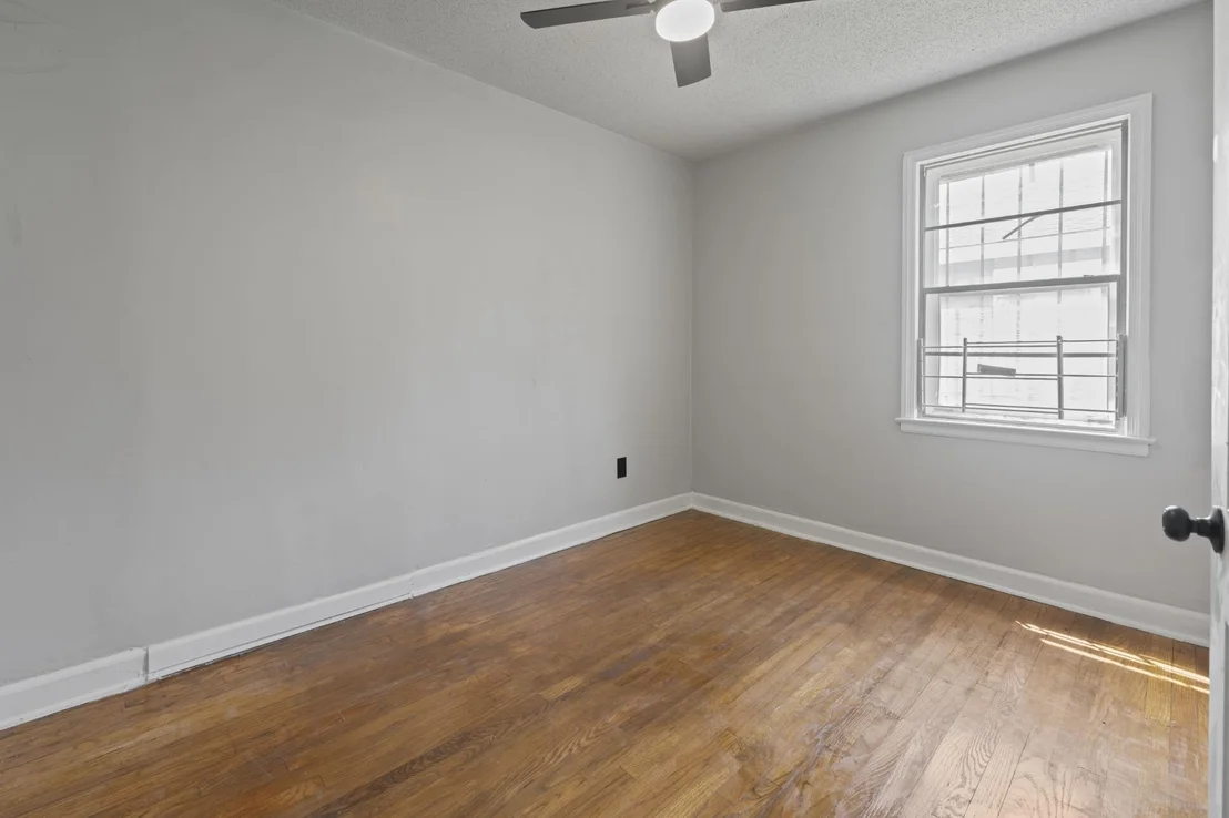 Photo of 1355 DORIS AVE
