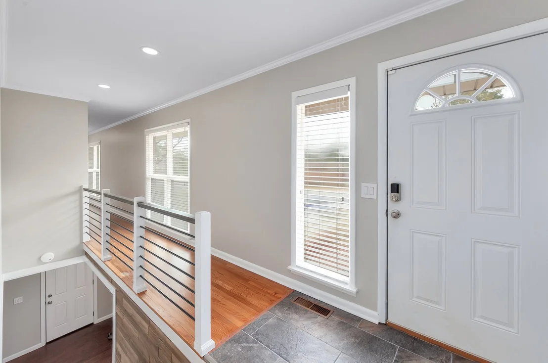 Photo of 596 Russell Rd