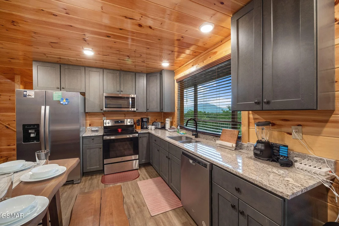 Photo of 2140 E View Drive