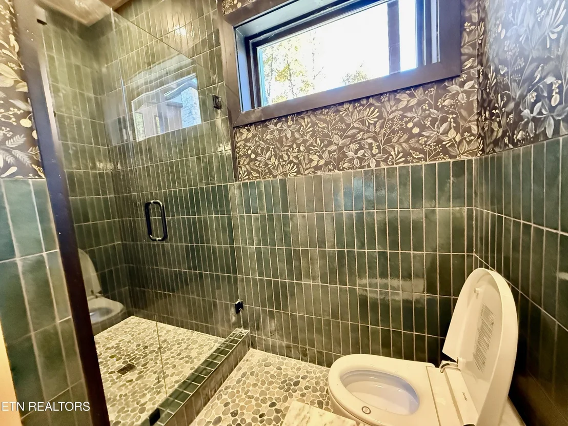 Photo of 1546 Bear Valley Rd