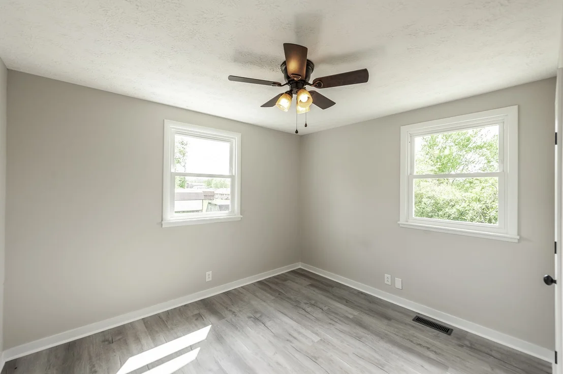 Photo of 709 Perry Dr