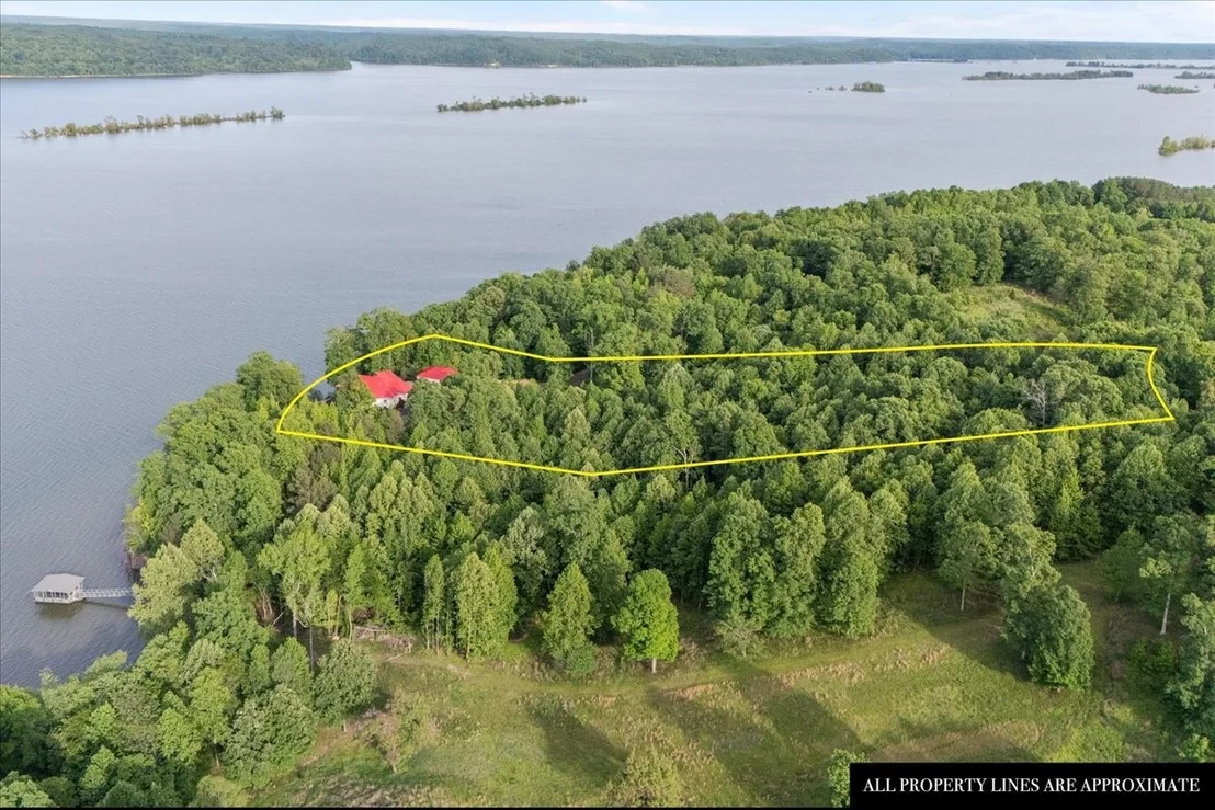 Photo of 867 River Oaks Dr