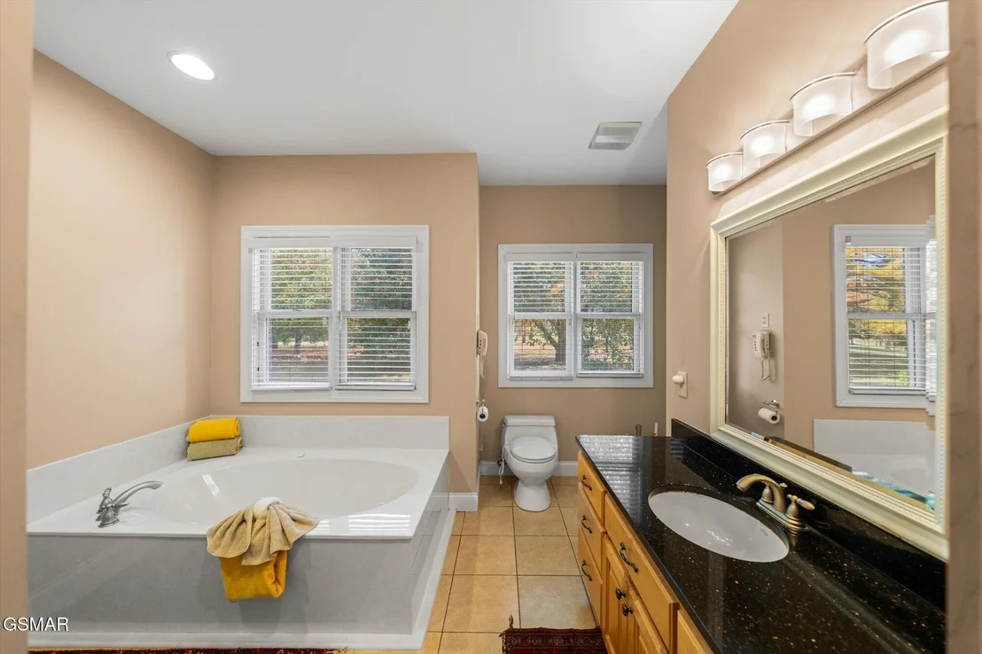 Photo of 1435 White Oak Drive