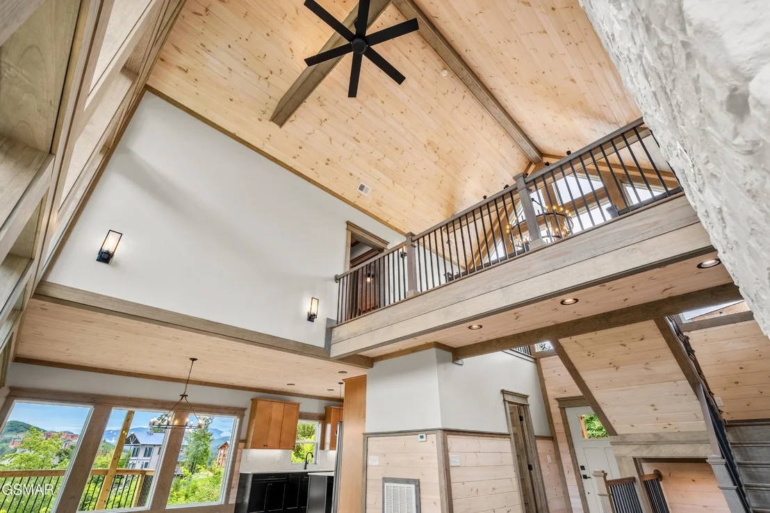 Photo of 745 Pinecrest Drive