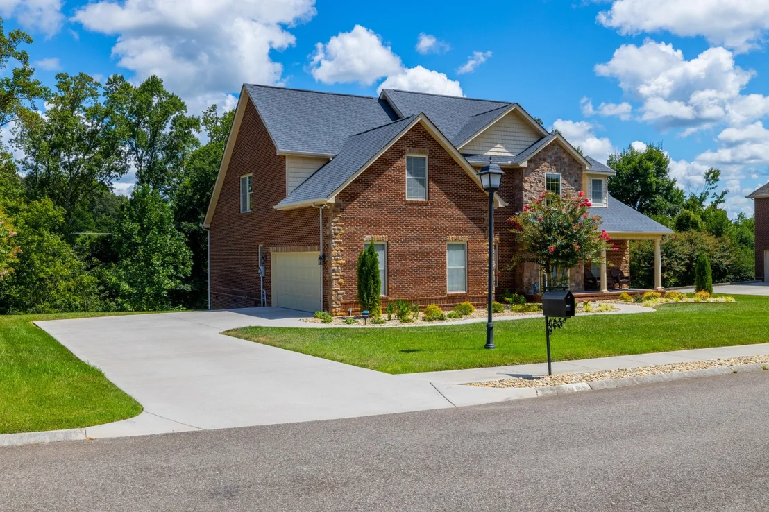 Photo of 5612 Bridgehampton Drive