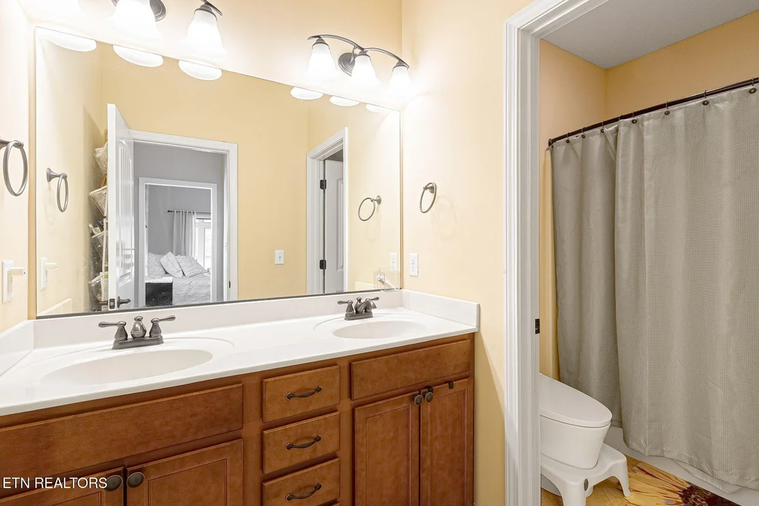 Photo of 121 Twilight Blvd