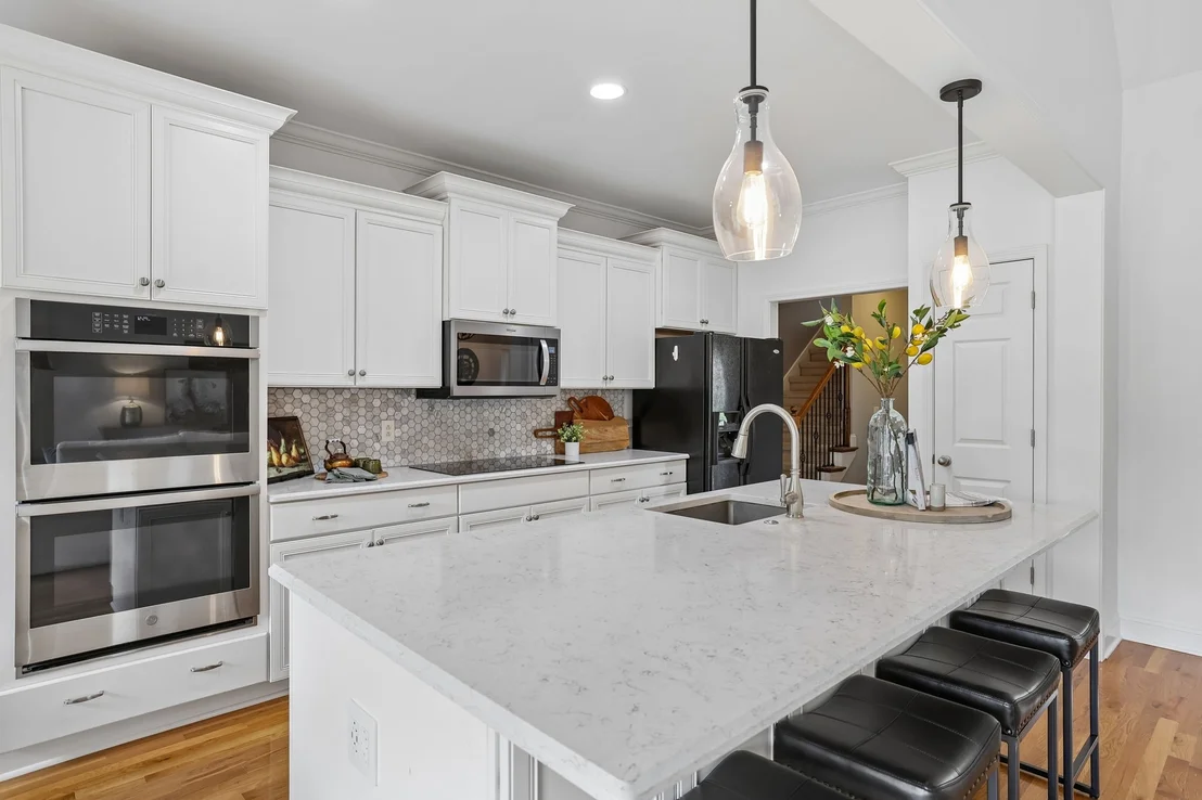 Photo of 1209 Paramount Dr
