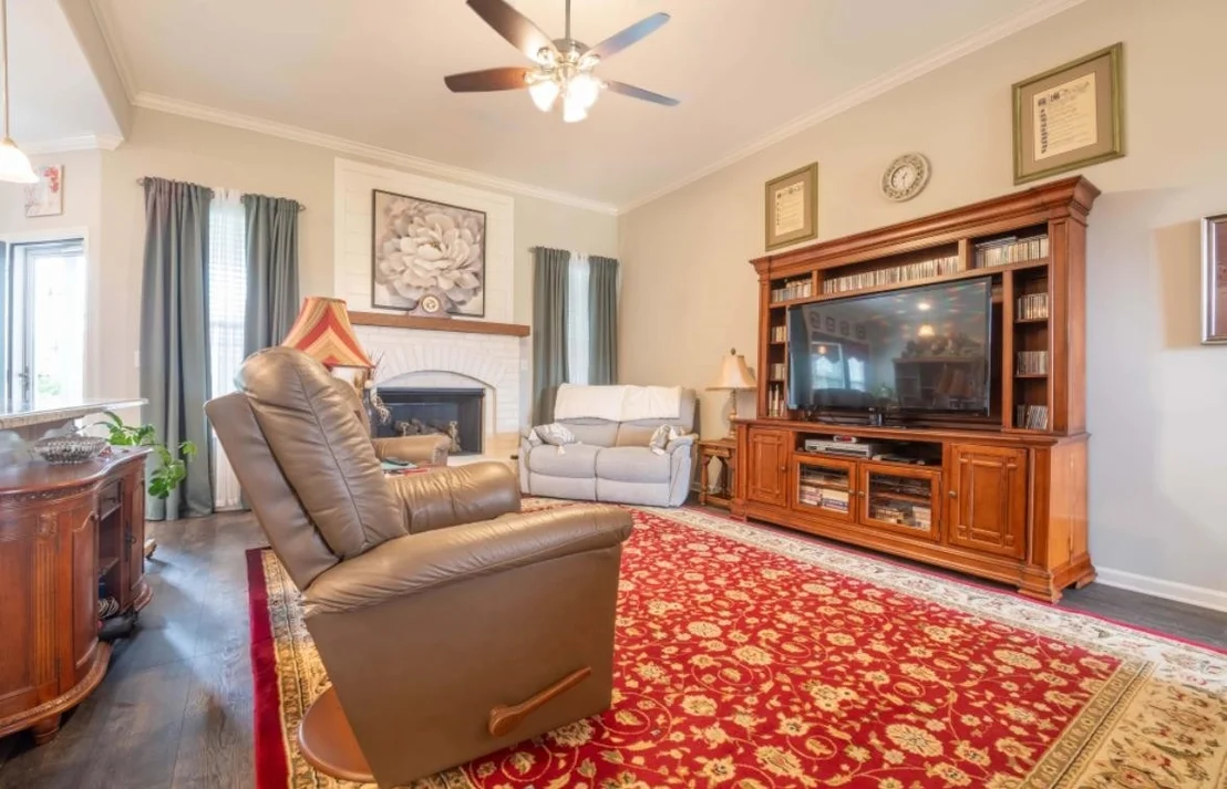 Photo of 240 HEDGE ROSE BLVD