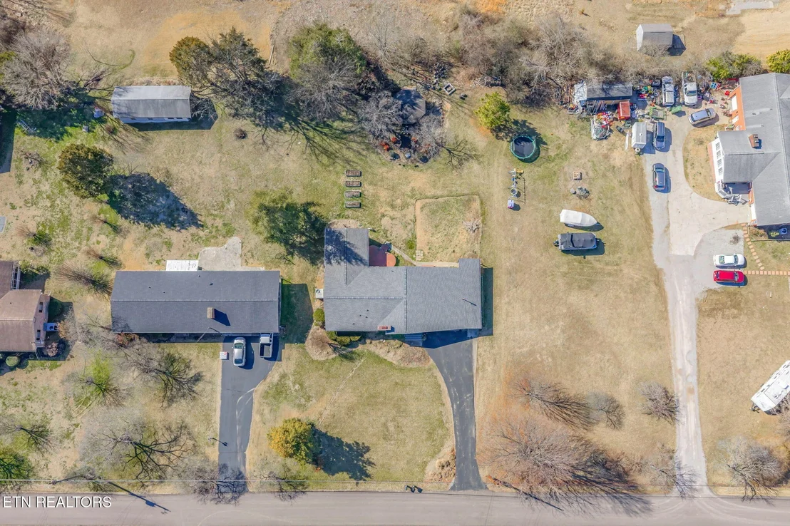 Photo of 7237 Oakmeade Rd