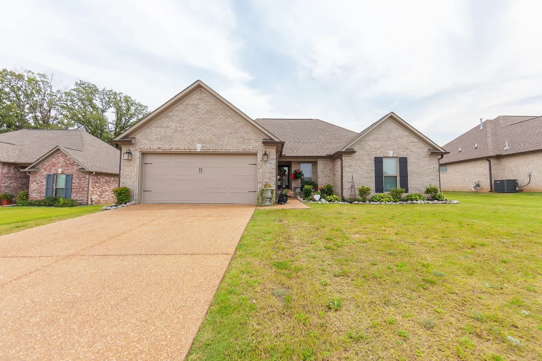 Photo of 102 Gatewick Dr