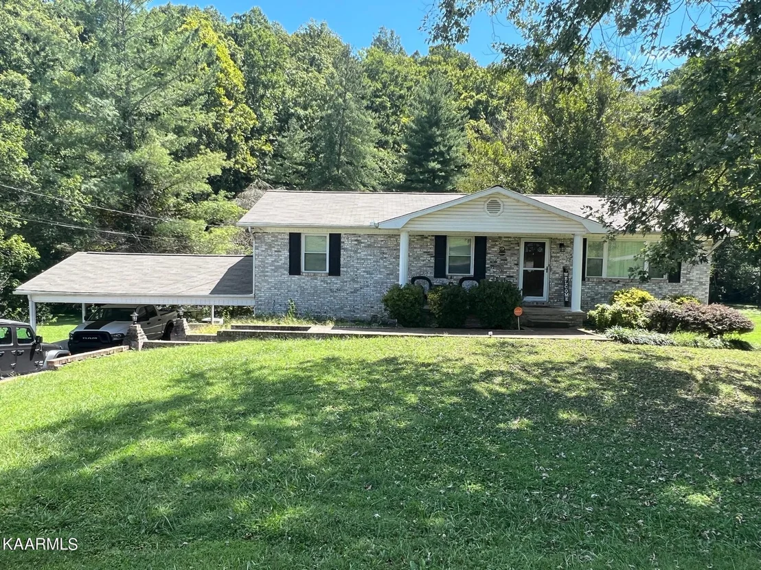 Photo of 215 Brooks Rd