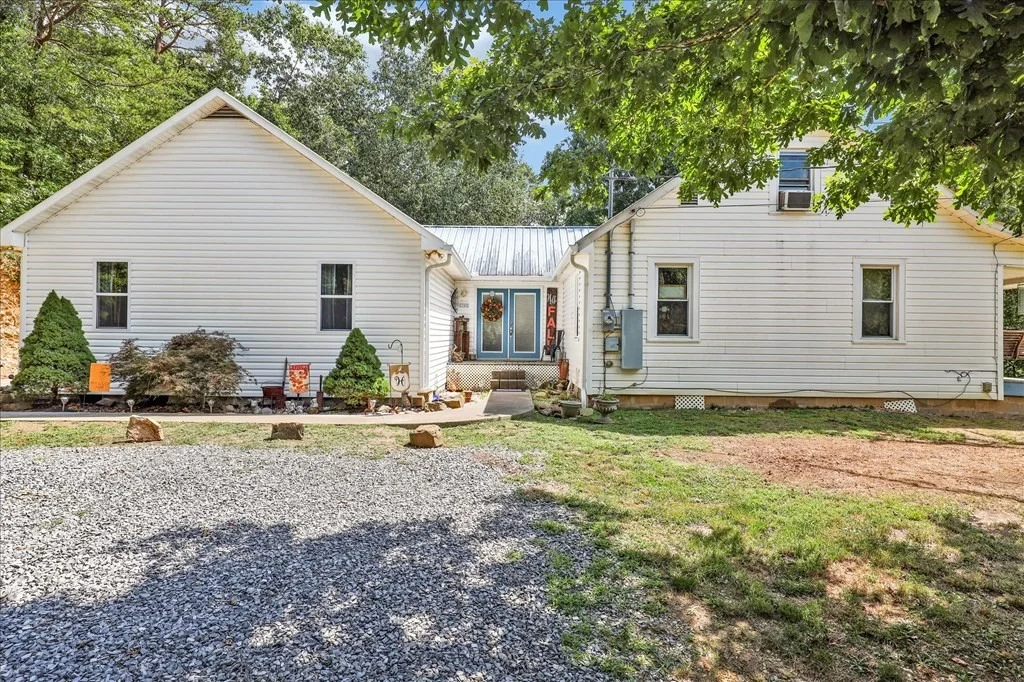Photo of 1352 Helton Road