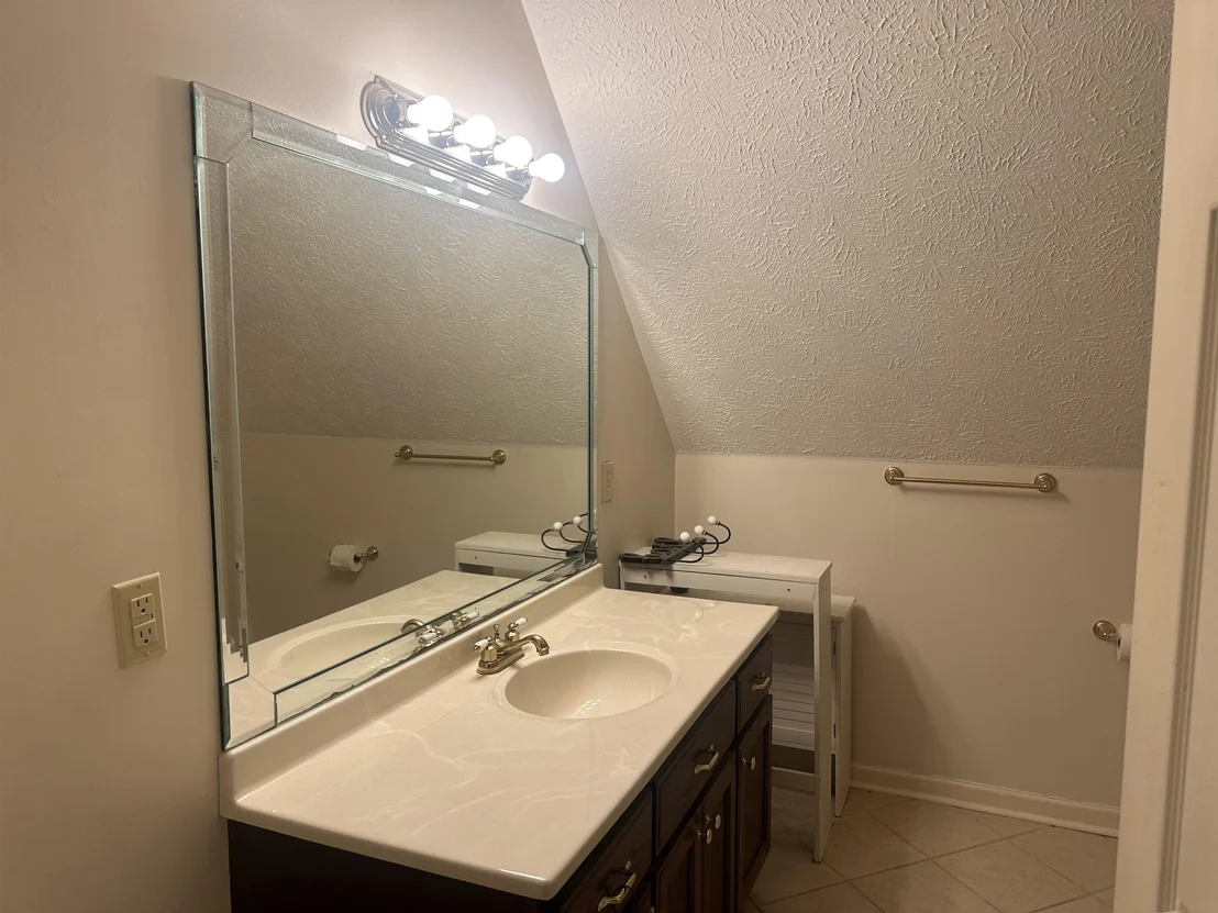 Photo of 300 DOVE DR