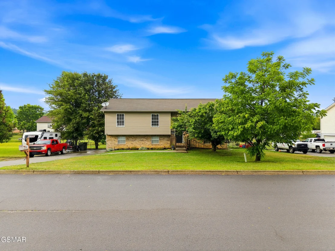 Photo of 223 River Valley Circle