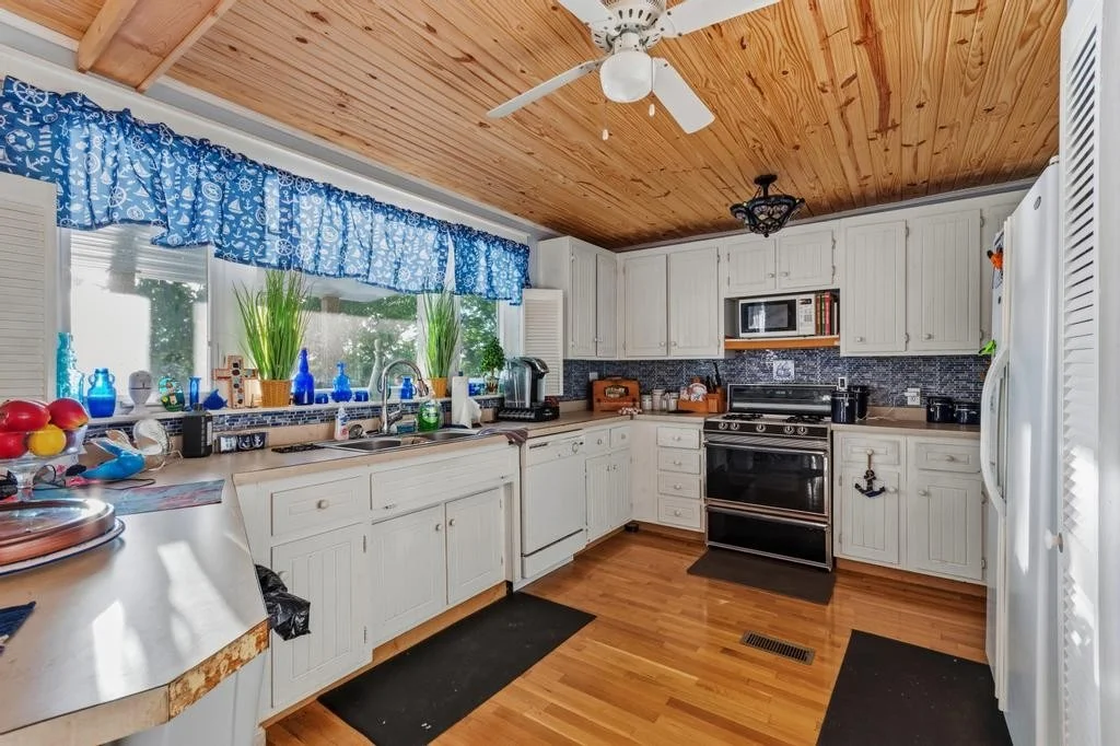Photo of 774 Ridge Dr