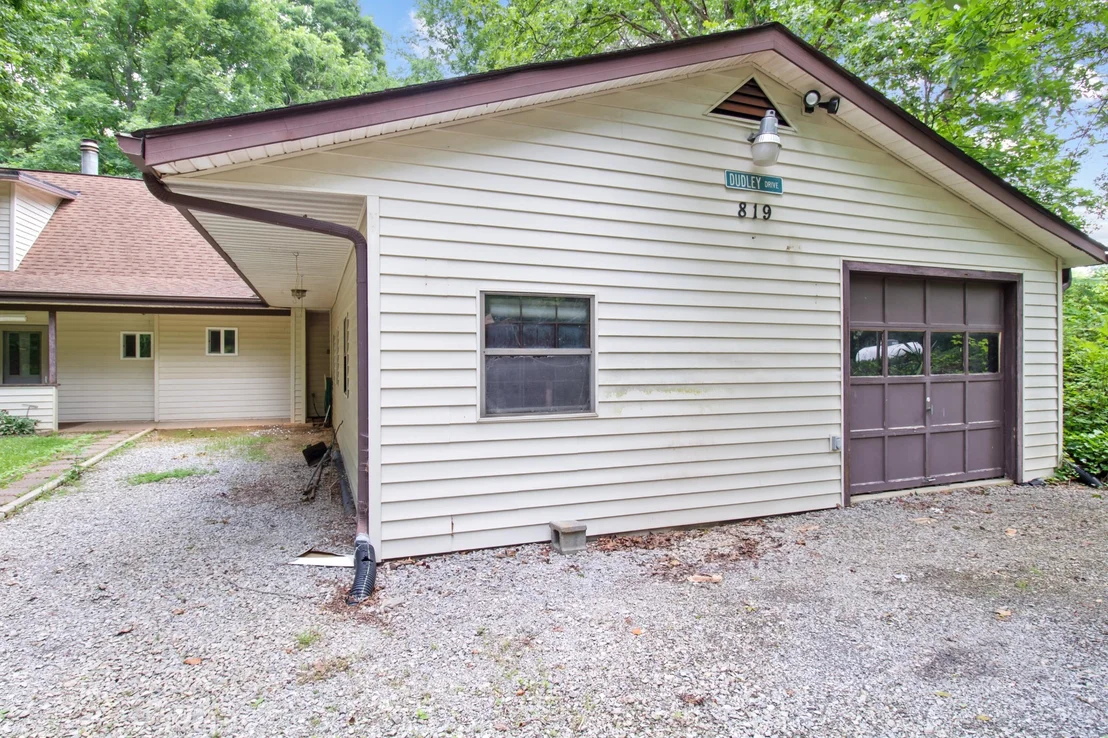 Photo of 819 Dudley Drive