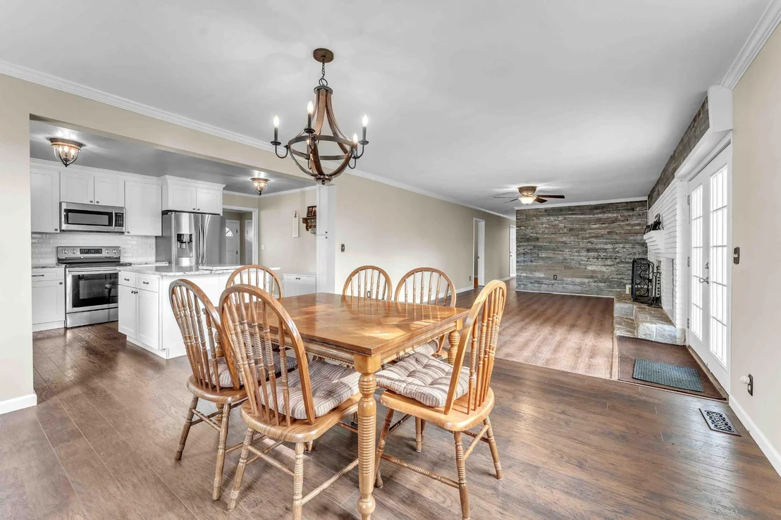 Photo of 425 Hillcrest Circle
