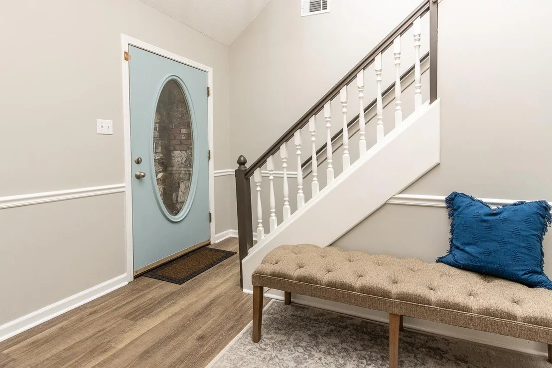 Photo of 300 OAKLEIGH DR