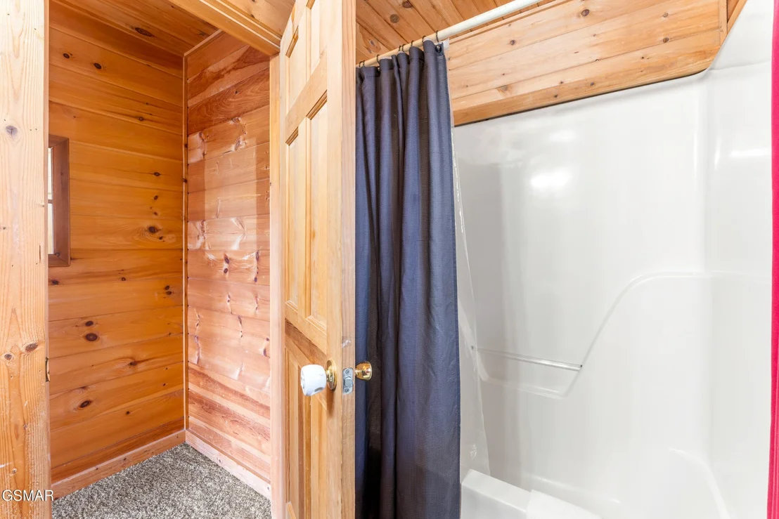 Photo of 1910 E Mountain View Way