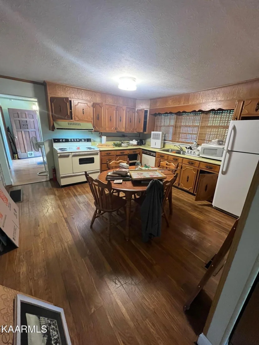 Photo of 392 Chambers Lane