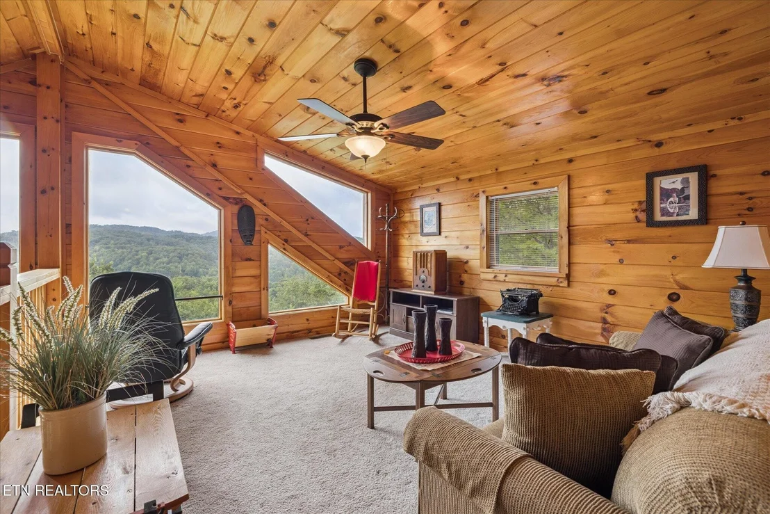 Photo of 1818 Saddle Way