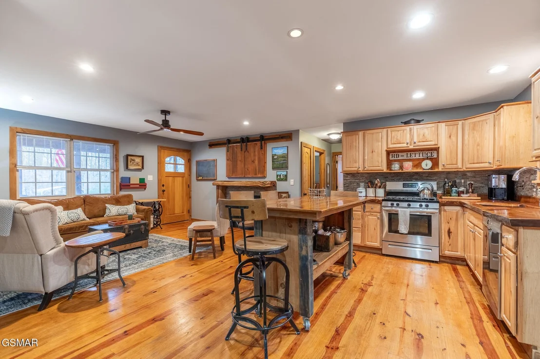 Photo of 818 Reagan Circle