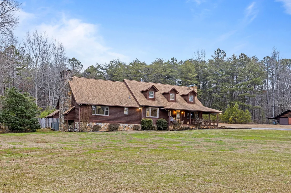 Photo of 446 Jamestown Road