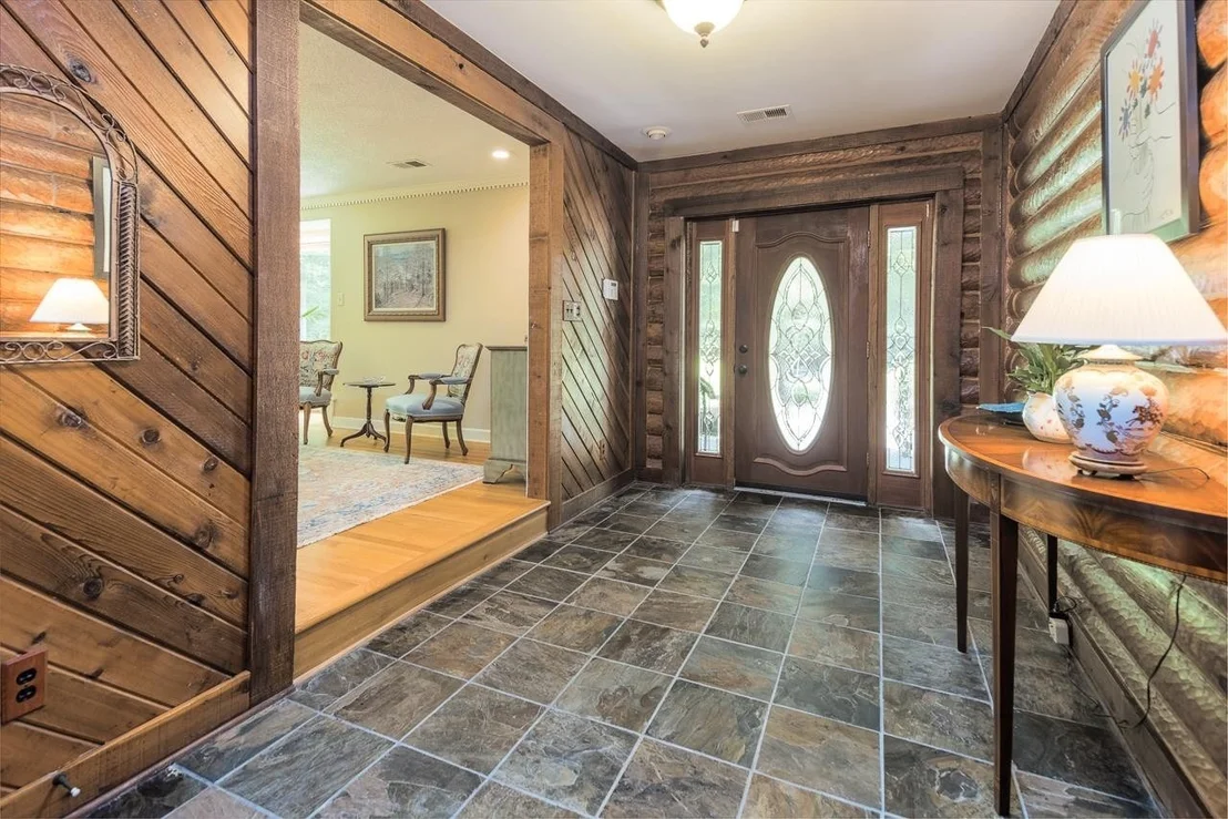 Photo of 225 EAGLE SPRING CV
