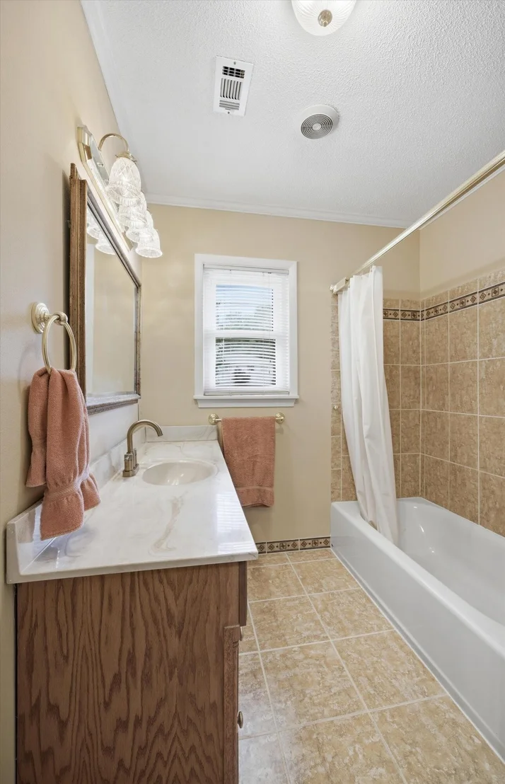 Photo of 601 Highview Circle
